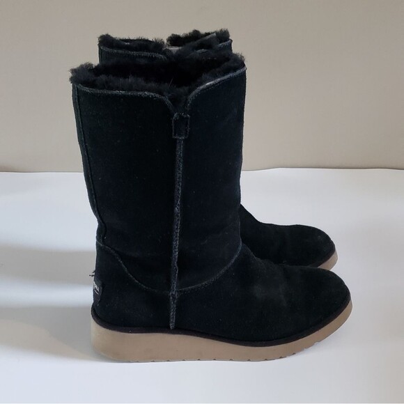Koolaburra by Ugg Women's Short Black Suede Boot Size 6 - Picture 6 of 9